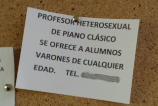 PROFESOR HETEROSEXUAL DE PIANO CLÁSICO SE OFRECE A ALUMNOS VARONES DE CUALQUIER EDAD