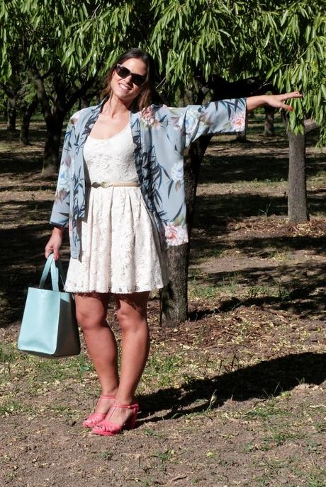Otro look con Kimono de flores Otro look con Kimono de flores