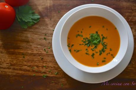 CREMA DE TOMATE CON ALBAHACA Y PEREJIL (THERMOMIX Y TRADICIONAL):