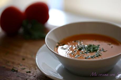 CREMA DE TOMATE CON ALBAHACA Y PEREJIL (THERMOMIX Y TRADICIONAL):