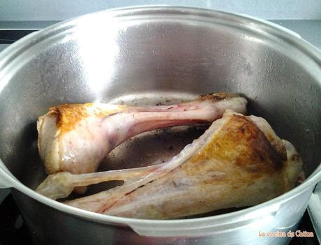 Codillos de cordero en salsa Codillos de cordero en salsa