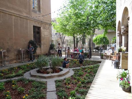 BAR-RESTAURANT ANTIC HOSPITAL DE LA SANTA CREU,A LA BARCELONA D' ABANS, D' AVUI I DE SEMPRE...28-05-2015...!!!