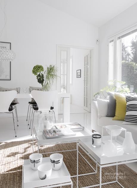 El piso de la semana: BLANCO Y FIBRAS NATURALES UNA PAREJA PERFECTA El piso de la semana: BLANCO Y FIBRAS NATURALES UNA PAREJA PERFECTA