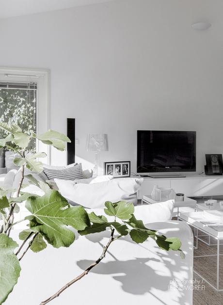 El piso de la semana: BLANCO Y FIBRAS NATURALES UNA PAREJA PERFECTA El piso de la semana: BLANCO Y FIBRAS NATURALES UNA PAREJA PERFECTA