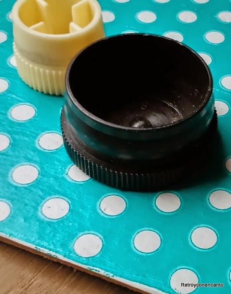 Ding dong... Ding dong...