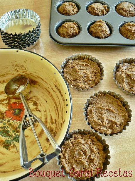 Minicakes de algarroba y nueces