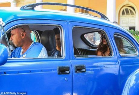 RIHANNA GRABA VIDEO EN CUBA Y PARALIZA LA HABANA RIHANNA GRABA VIDEO EN CUBA Y PARALIZA LA HABANA