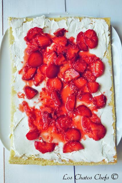 Mascarpone & Strawberry Swiss Roll Mascarpone & Strawberry Swiss Roll