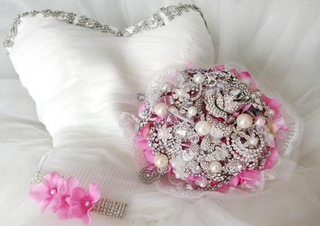 RAMOS DE NOVIA y COMPLEMENTOS PARA TODA LA VIDA RAMOS DE NOVIA y COMPLEMENTOS PARA TODA LA VIDA