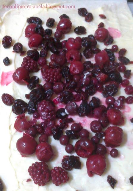 ROLLO DE MASCARPONE Y FRUTOS ROJOS - RETO COCINILLAS ROLLO DE MASCARPONE Y FRUTOS ROJOS - RETO COCINILLAS