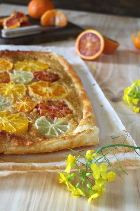 Hojaldre rústico de cítricos y crema de almendras Hojaldre rústico de cítricos y crema de almendras