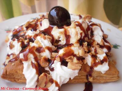 HOJALDRE CON HELADO, NATA, CARAMELO, CACAHUETES TOSTADOS Y CEREZA EN AGUARDIENTE HOJALDRE CON HELADO, NATA, CARAMELO, CACAHUETES TOSTADOS Y CEREZA EN AGUARDIENTE