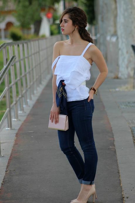 Pañuelo a la cintura Pañuelo a la cintura