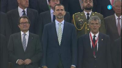 Monumental pitada en el Campo Nou impide oír el himno nacional.