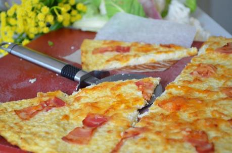 Pizza de coliflor con bacon Pizza de coliflor con bacon