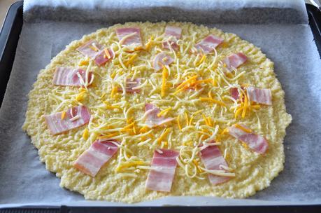 Pizza de coliflor con bacon Pizza de coliflor con bacon
