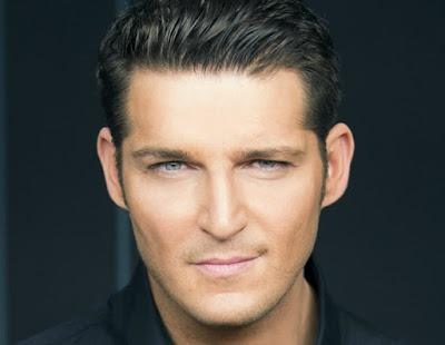 Manu Tenorio vuelve 'Con el alma encendida' Manu Tenorio vuelve 'Con el alma encendida'