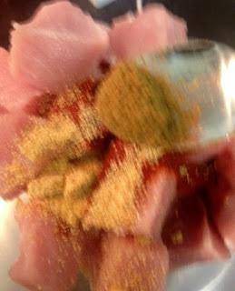 BROCHETAS DE LOMO ADOBADO Y MEMBRILLO BROCHETAS DE LOMO ADOBADO Y MEMBRILLO