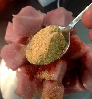 BROCHETAS DE LOMO ADOBADO Y MEMBRILLO BROCHETAS DE LOMO ADOBADO Y MEMBRILLO