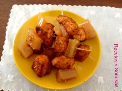 BROCHETAS DE LOMO ADOBADO Y MEMBRILLO BROCHETAS DE LOMO ADOBADO Y MEMBRILLO