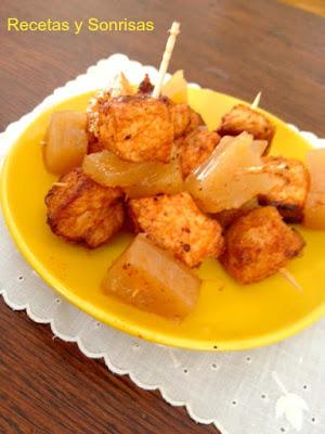 BROCHETAS DE LOMO ADOBADO Y MEMBRILLO BROCHETAS DE LOMO ADOBADO Y MEMBRILLO