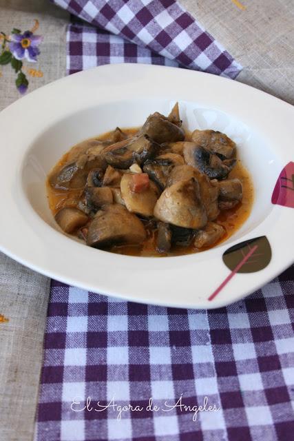 Champiñones con jamón El Ágora de Ángeles Champiñones con jamón