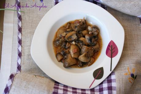 Champiñones con jamón El Ágora de Ángeles champiñones con jamón
