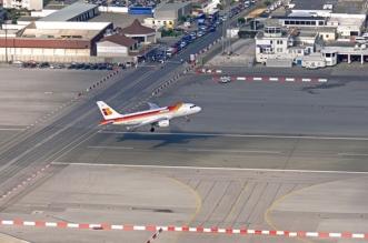 Aeropuerto o carretera: el aeropuerto de Gibraltar aeropuerto-curioso