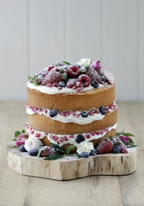 Simple “naked” wedding cakes. Yes or no?