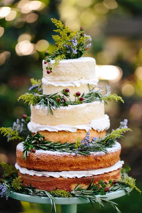 Simple “naked” wedding cakes. Yes or no?
