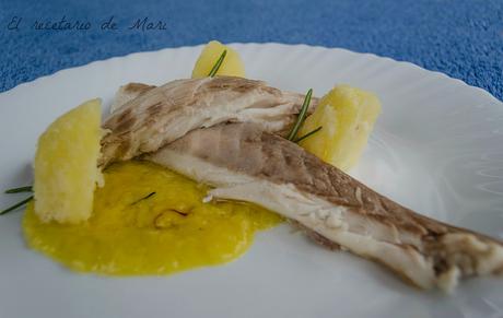 lubina a la sal con salsa de azafrán