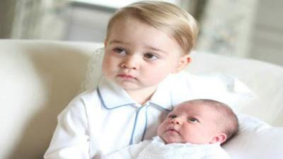 El primer posado de Charlotte junto a George El primer posado de Charlotte junto a George