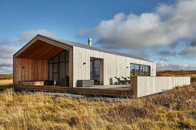 Casa de Madera Moderna en la Isla Blaskogabyggo