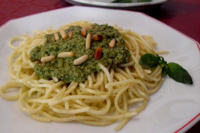 Espaghetti al pesto di basilico