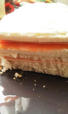 Tarta Salada de Salmón, Jamón de York y Queso con Nueces Tarta Salada de Salmón, Jamón de York y Queso con Nueces