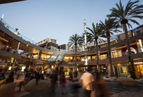 Reinventarse o Morir. Transformación de Centros Comerciales bajo el nuevo paradigma económico/urbano Santa_Monica_Place_Macerich