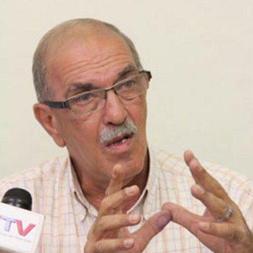 En síntesis: Juan Manuel Santos es un clon de Álvaro Uribe. Freddy Elías Kamel Eljuri