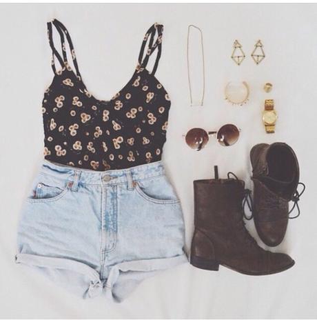 Palette (deseado) de ropa para verano/otoño. Palette (deseado) de ropa para verano/otoño.