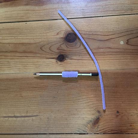 Flores de limpiapipas para decorar pétalos lavanda