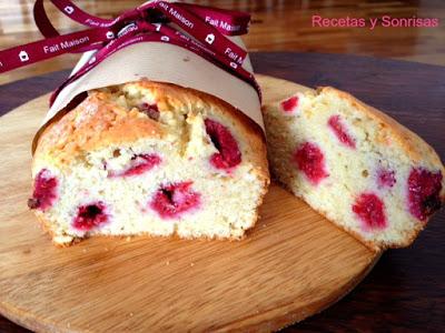 BIZCOCHO DE FRAMBUESAS BIZCOCHO DE FRAMBUESAS