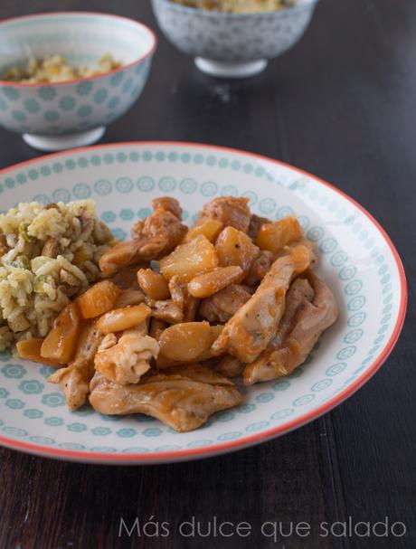 Pollo con almendras y piña Pollo con almendras y piña