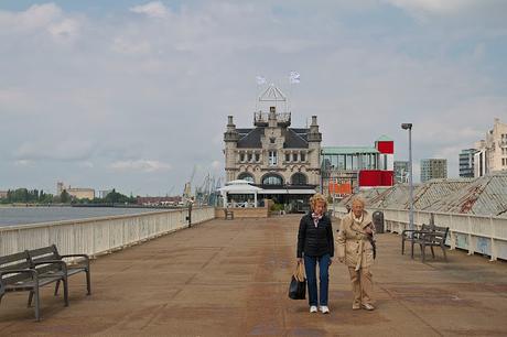 AMBERES EN UN DÍA AMBERES EN UN DÍA