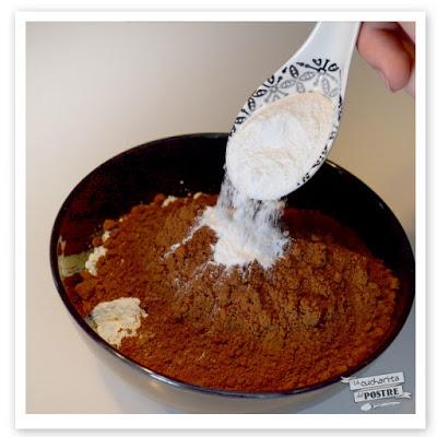 NUDE CAKE DE CHOCOLATE Y CEREZAS / CHERRY CHOCOLATE NUDE CAKE NUDE CAKE DE CHOCOLATE Y CEREZAS / CHERRY CHOCOLATE NUDE CAKE