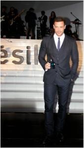 Esika y su nuevo Perfume Esika y su nuevo Perfume