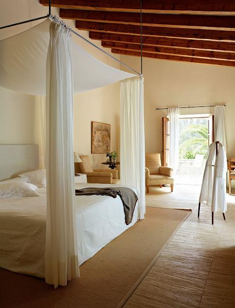 10 Camas con Dosel 10 Camas con Dosel