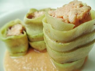 Rollitos de calabacín y gazpacho con almendra. El día que los 'perroflauta' tomaron los ayuntamientos