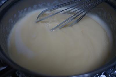 Coca de crema y piñones Coca de crema y piñones