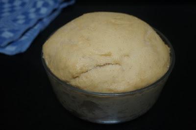 Coca de crema y piñones Coca de crema y piñones