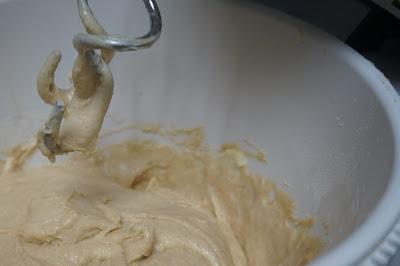 Coca de crema y piñones Coca de crema y piñones