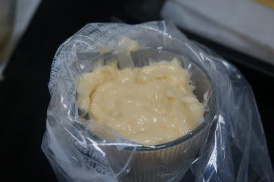 Coca de crema y piñones Coca de crema y piñones